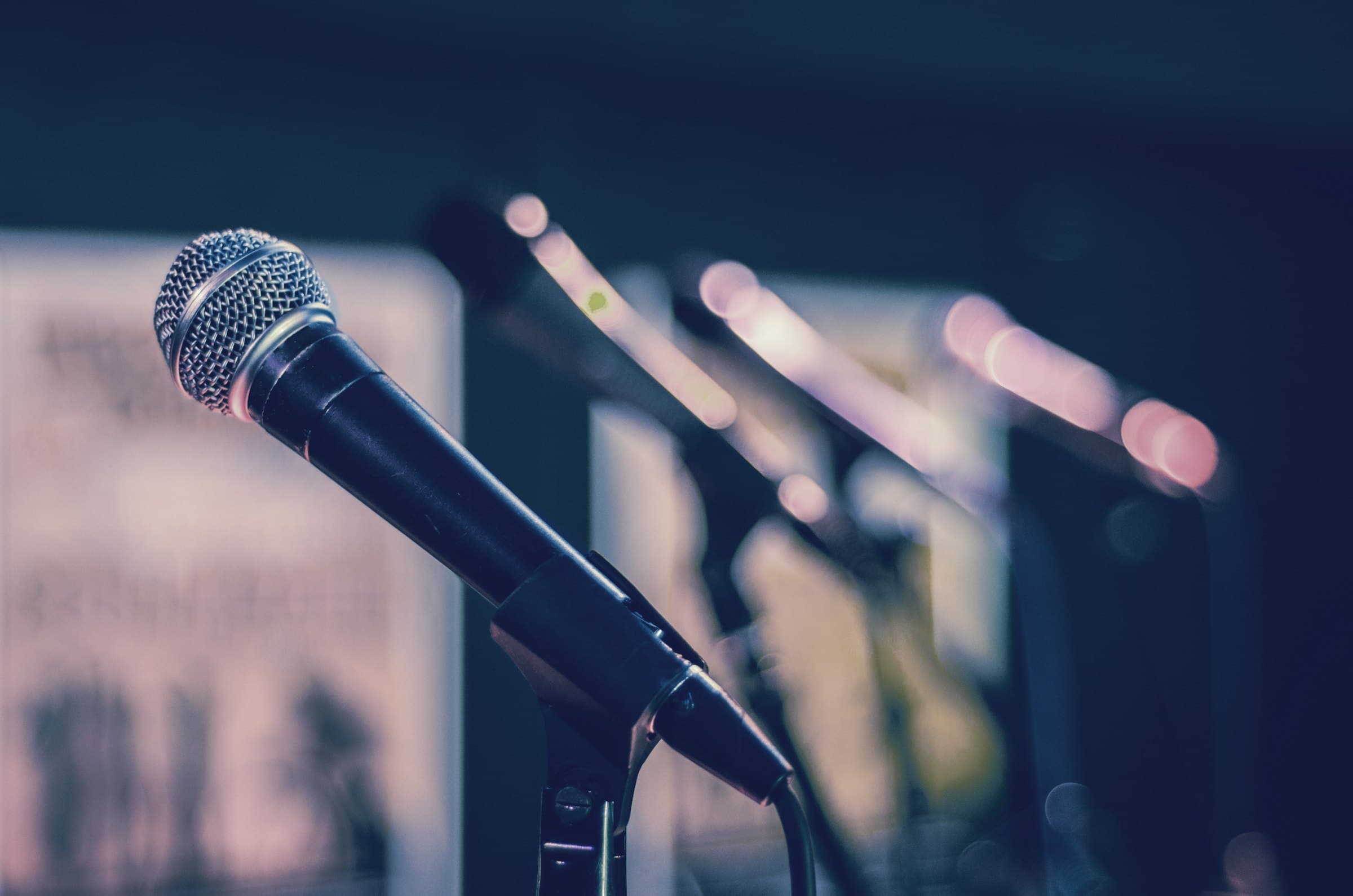 Microfono su palco